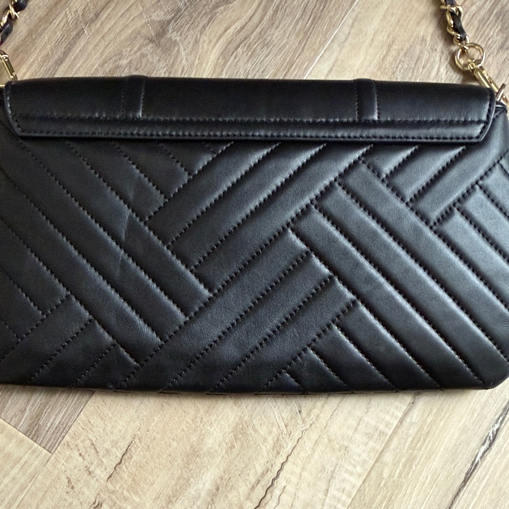 Tory Burch Black Quilted Leather Shoulder Bag with Gold Chain - Picture 3 of 5